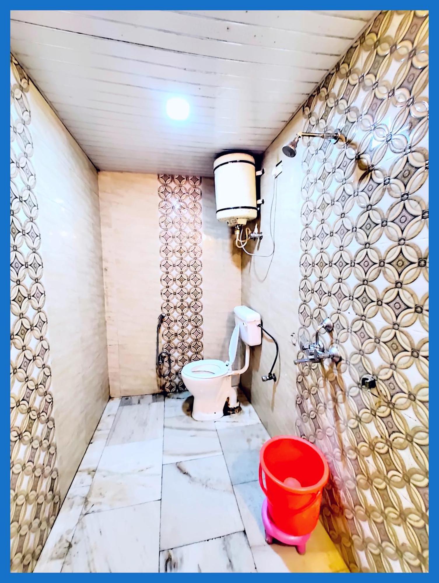 Flattiess ! Hotel Near Mall Road - Open Sitting Area On Terrace With Full Naini Lake View And Mountain Valley View - Wi Fi - Room Service Available - Top Rated Hotel Нейнитал Екстериор снимка